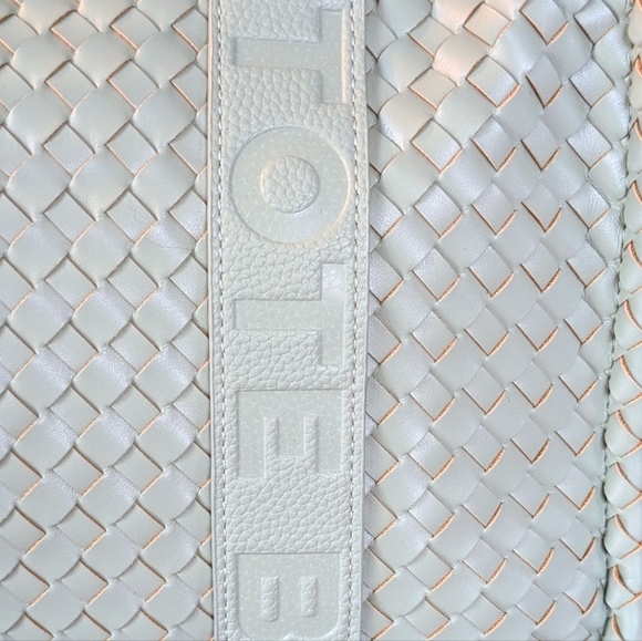 Mint Green Tote Bag Matching Wallet And Removable Adjustable Crossbody Strap. - Picture 2 of 7